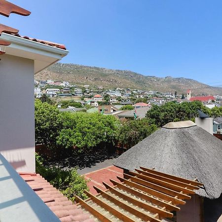 A Tuscan Villa Guest House Fish Hoek Esterno foto