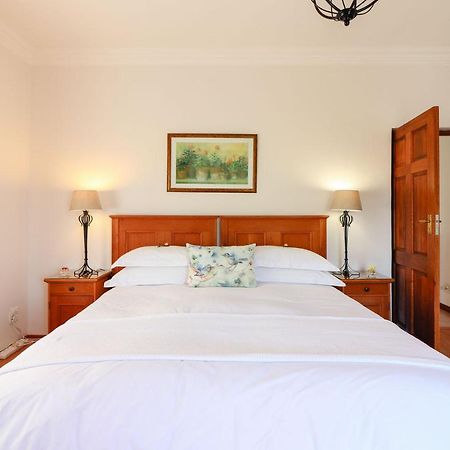 A Tuscan Villa Guest House Fish Hoek Esterno foto