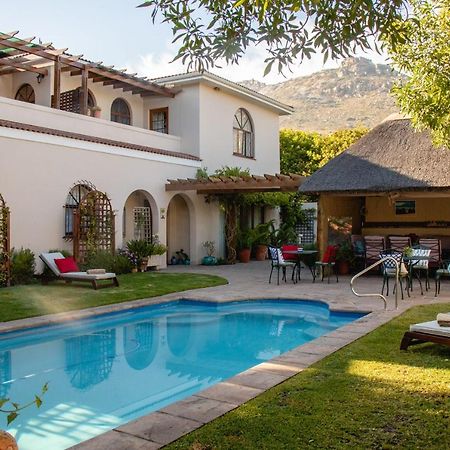 A Tuscan Villa Guest House Fish Hoek Esterno foto