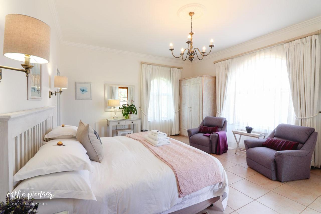 A Tuscan Villa Guest House Fish Hoek Esterno foto