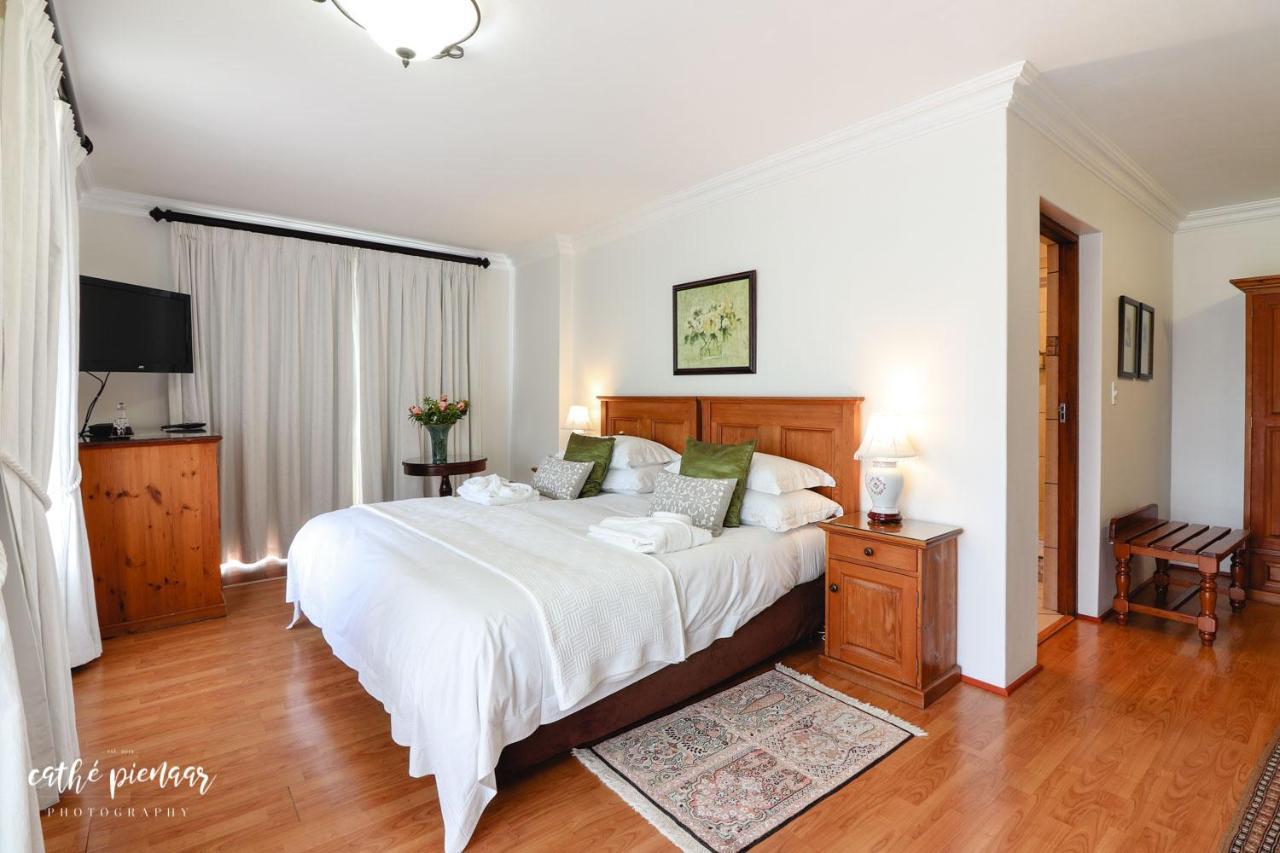 A Tuscan Villa Guest House Fish Hoek Esterno foto