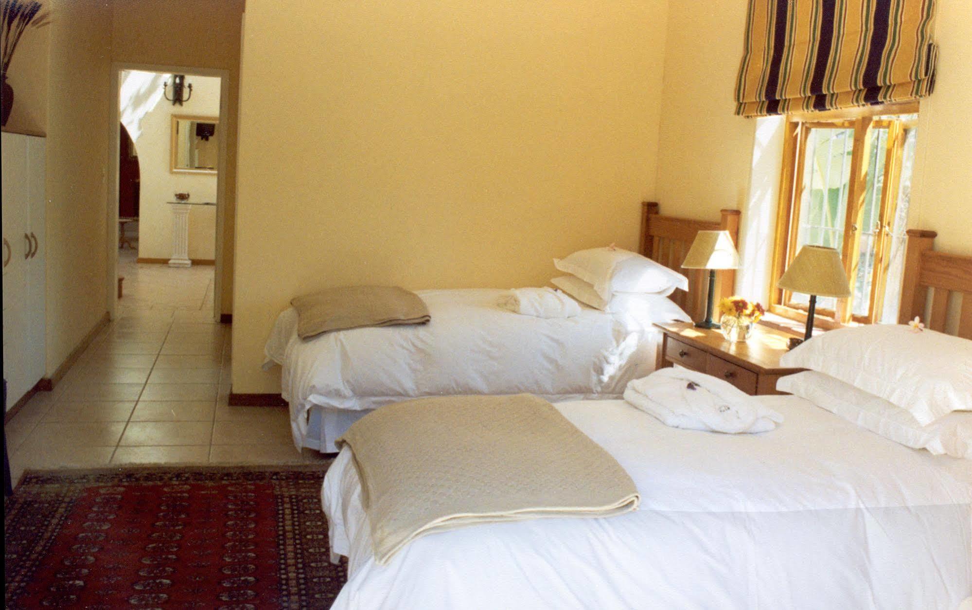 A Tuscan Villa Guest House Fish Hoek Esterno foto
