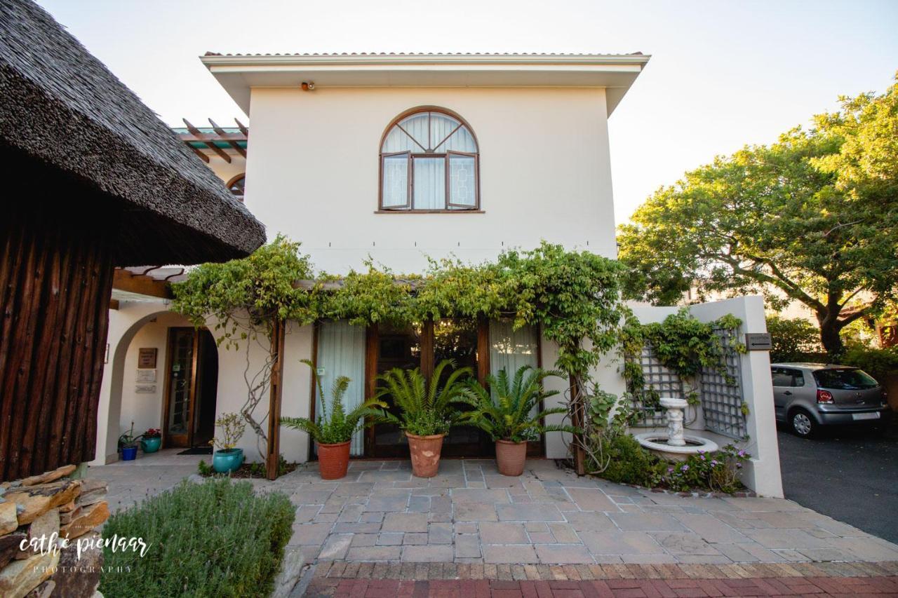 A Tuscan Villa Guest House Fish Hoek Esterno foto
