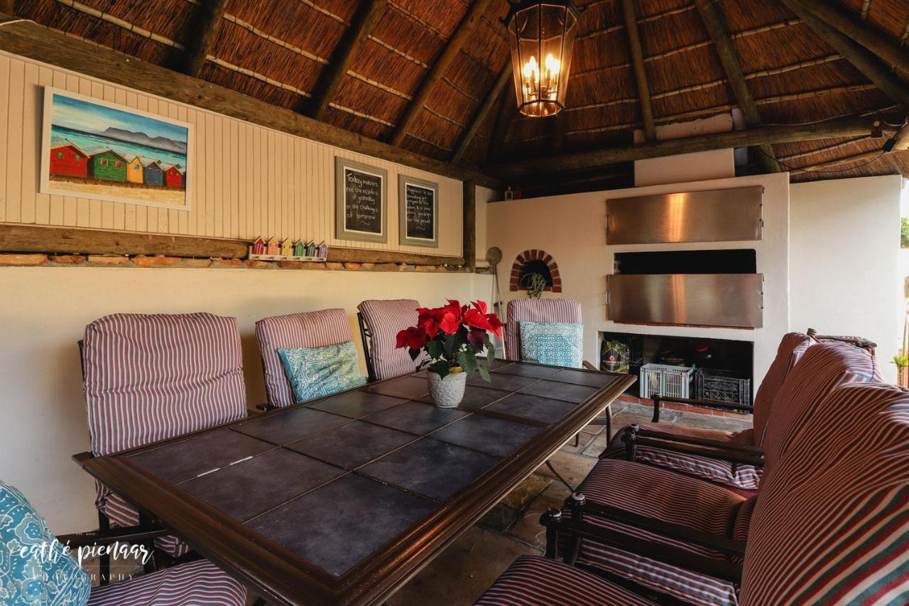 A Tuscan Villa Guest House Fish Hoek Esterno foto