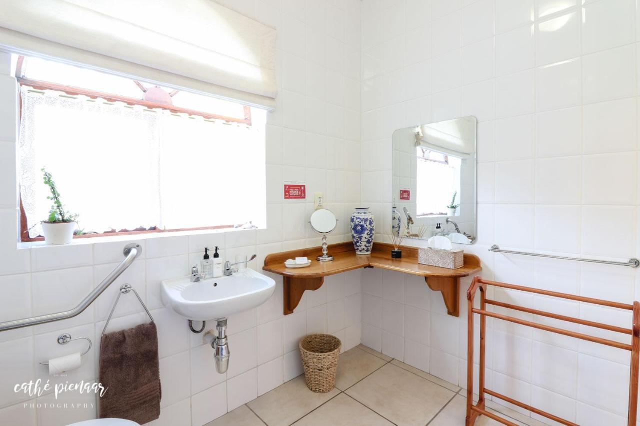 A Tuscan Villa Guest House Fish Hoek Esterno foto